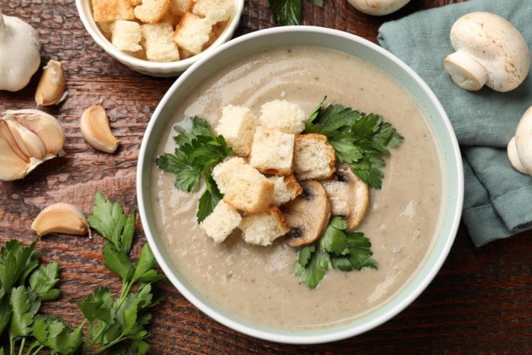 سهلة وسريعة.. شوربة الفطر بدون كريمة